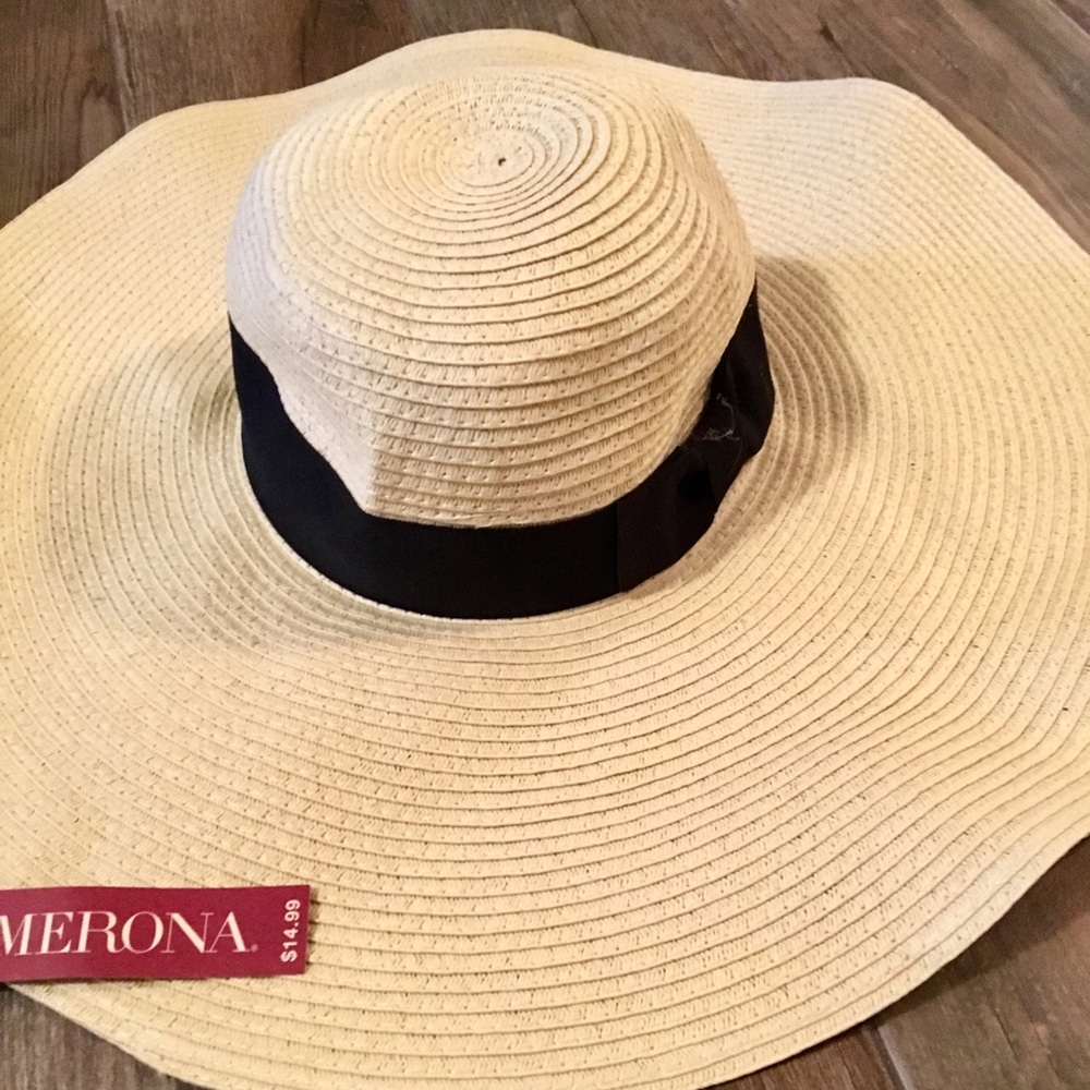 Natural/ Tan Floppy Beach Hat